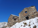 Alphütten <b>Alpe Vegliana</b> (Foto gespeichert zu <a href=/wanderweg/parkplatz-105652-alpe-vegliana-6642/>Weg</a>),#Foto: PeterH