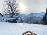 der Rodl ist bereit; Abfahrt <a href=/gipfel/eckbauer-8403/>Eckbauer</a> (Foto gespeichert zu <a href=/wanderweg/berggasthof-eckbauer-skistadion-garmisch-2316/>Weg</a>) (Foto gespeichert zu Ziel Eckbauer),#Foto: JuttaS