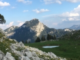 Blick zurück zum <a href=/gipfel/wendelstein-493/>Wendelstein</a> (Foto gespeichert zu <a href=/wanderweg/bockstein-bucheralm-3457/>Weg</a>) (Foto gespeichert zu Ziel Wendelstein),#