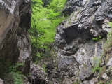Leiter ohne festen Halt und mit fehlenden Sprossen ,#