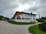Vorbei am <a href=/freizeit/berggasthof-edelweiss-153276/>Berggasthof Edelweiss</a> ,#