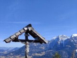 Gipfelkreuz mit Blick zum <a href=/gipfel/hoher-goell-33437/>Hoher Göll</a>  (Foto gespeichert zu Ziel Grünstein),#