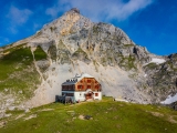 Guttenberghaus mit <a href=/gipfel/eselstein-15515/>Eselstein</a> - Foto René Eduard Perhab (Foto gespeichert zu <a href=/huetten/guttenberghaus-2256/>Guttenberghaus</a>) (Foto gespeichert zu Ausgangspunkt Eselstein),#Foto: Eigent&uuml;mer