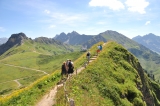 <a href=/gipfel/kanzelwand-5005/>Kanzelwand</a> und Weg zur Bergstation (Foto gespeichert zu Ziel Aussichtspunkt Rote Wand),#