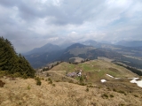 Blick auf die kurz vor Ostern noch geschlossene Kranzhornhütte,#