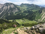 Blick auf die Krottentaler Alm von der <a href=/gipfel/aiplspitz-860/>Aiplspitz</a> (Foto gespeichert zu Ausgangspunkt Naturfreundehaus Krottentaler Alm),#