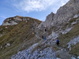 Der "Saalfelder Weg" überwindet die Geländekante unter der <a href=/gipfel/schochenspitze-1119/>Schochenspitze</a> (Foto gespeichert zu <a href=/wanderweg/gappenfeldscharte-schochenspitze-6211/>Weg</a>) (Foto gespeichert zu Ziel Schochenspitze),#