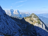 Blick am <a href=/gipfel/zirbelkopf-11854/>Zirbelkopf</a> vorbei zur <a href=/gipfel/zugspitze-499/>Zugspitze </a> ,#