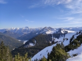 Blick nach Süden mit Roßstein und <a href=/gipfel/buchstein-35/>Buchstein</a> in der Bildmitte (Foto gespeichert zu <a href=/gipfel/ochsenkamp-881/>Ochsenkamp</a>),#