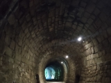 Im Tunnel mit Abschnittsbeleuchtung,#