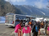 Einstieg in den Rodelbus (Foto gespeichert zu Ausgangspunkt Bushaltestelle Rodelbus),#