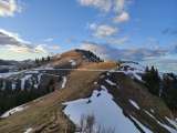 Roßsteinalm mit der Hochplatte im Hintergrund  (Foto gespeichert zu <a href=/huetten/rosssteinalm-6917/>Roßsteinalm</a>),#