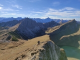 Blick nach Südwesten zur <a href=/gipfel/lachenspitze-29118/>Lachenspitze,</a> Steinarspitze und <a href=/gipfel/rote-spitze-6393/>Rote Spitze</a>  (von links nach rechts) (Foto gespeichert zu Ziel Schochenspitze),#