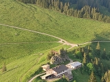 Blick auf das <a href=/huetten/berghotel-altes-wallberghaus-7568/>Berghotel Altes Wallberghaus</a>  ,#