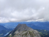 Blick über die Hackenköpfe bis zum <a href=/gipfel/scheffauer-781/>Scheffauer</a> (Foto gespeichert zu <a href=/wanderweg/kopfkraxen-sonneck-9333/>Weg</a>) (Foto gespeichert zu Ziel Scheffauer),#