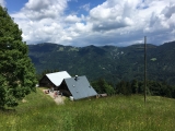 Die Staufenalpe vom Abstieg der Staufenspitze aus (Foto gespeichert zu <a href=/wanderweg/staufen-staufenalpe-375/>Weg</a>),#