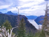 Blick zum <a href=/gipfel/kleiner-schoenberg-2703/>Kleiner Schönberg</a>  am Traunsee,#