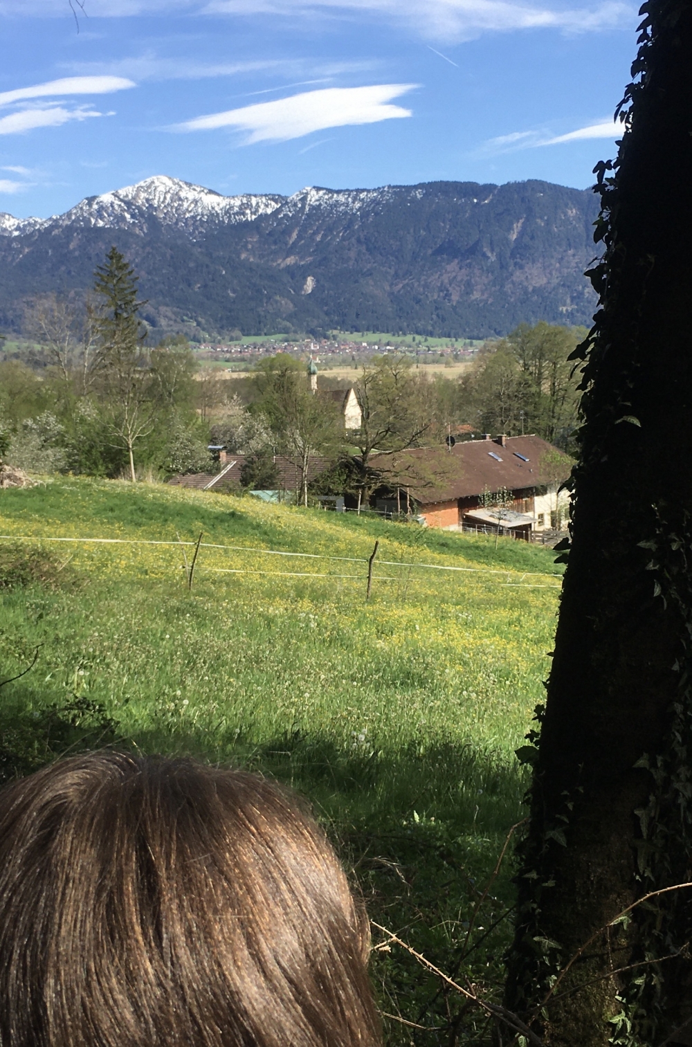Wanderung Ähndl Restaurant: Drei Kirchtürme und ein Gipfelkreuz (Rauheck) in einer  Sichtachse