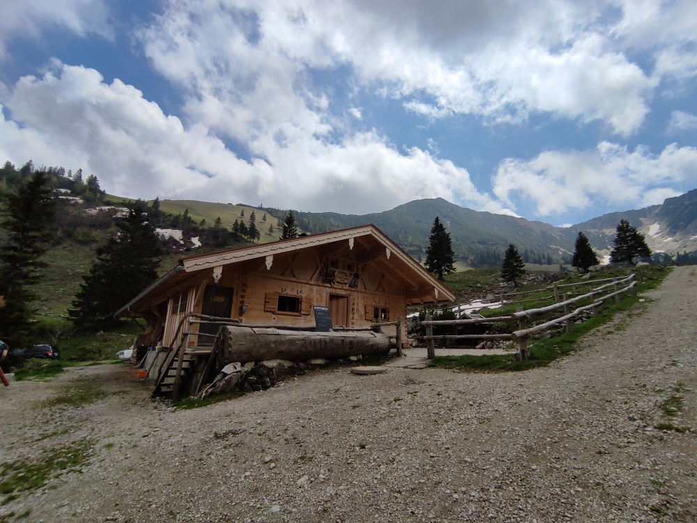 Wanderung Brecherspitz Nord: Wanderung Brecherspitz Nord: 2022: Die renovierte Alm (Ankelalm)