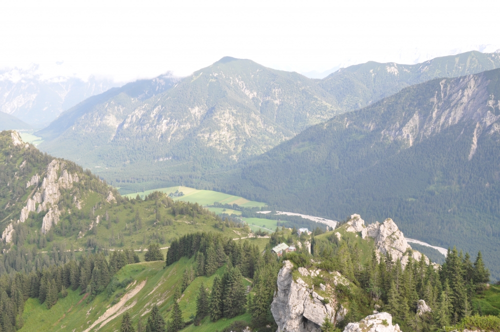 Wanderung Sonnenberggrat: Wanderung Sonnenberggrat: Blick auf das Pürschlinghaus vom Teufelstättkopf
