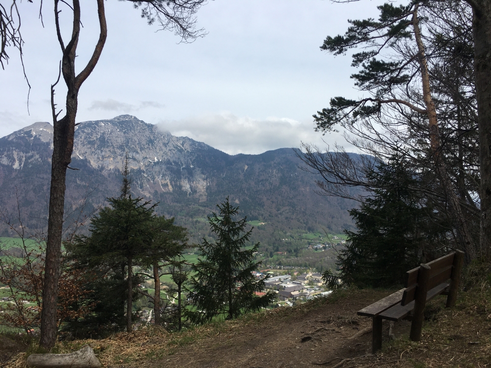 Fuderheuberg: Blick auf den Hochstaufen (links) und Fuderheuberg mit Fuderheustein (rechts)