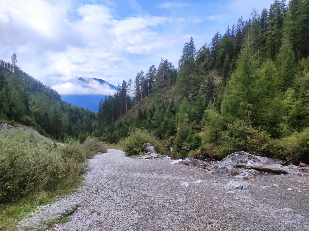 Wanderung Aussichtspunkt Lacke: Am Bach entlang