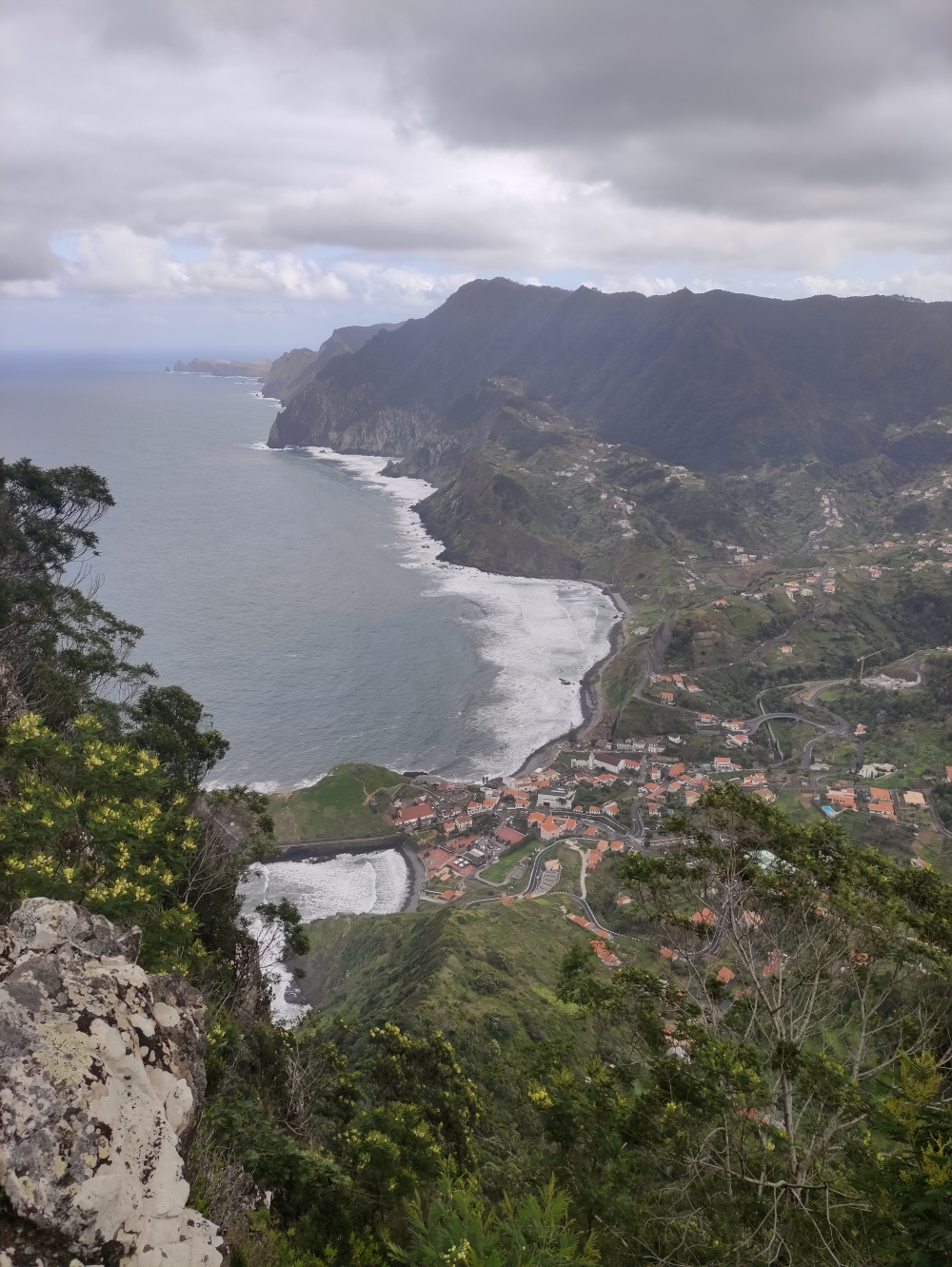 Wanderung Penha de Aguia: Wanderung Penha de Aguia: Ausblick (Aussichtspunkt Porto da Cruz)