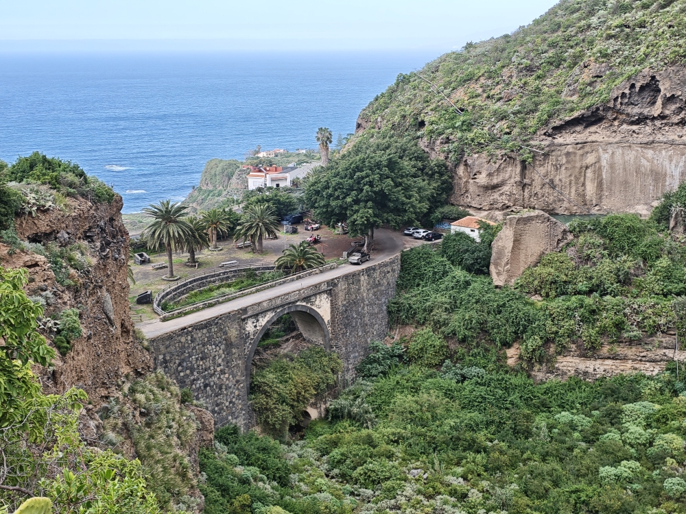 Wanderung Camino del Risco de las Pencas: Wanderung Camino del Risco de las Pencas: Picknickplatz mit Kiosk