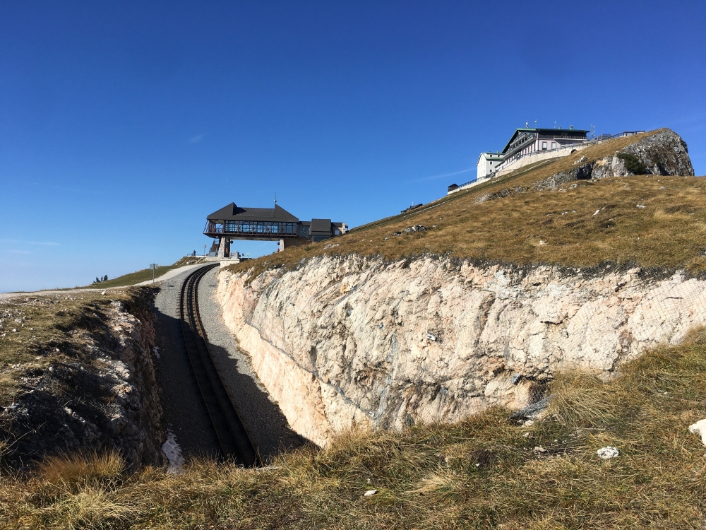 Wanderung Schafberg: Wanderung Schafberg: Der Bergbahnhof unterhalb des Hotels Schafbergspitze (Bergbahnhof Schafbergspitze)