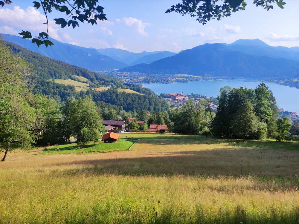 Wanderparkplatz Neureuther Hütte -> Berggasthof Neureuth: Auf dem Höhenweg zum Bayerweg