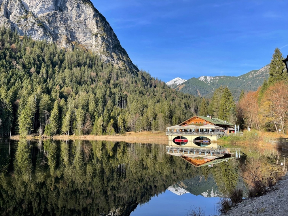 Wanderung Ruine Werdenfels: Wanderung Ruine Werdenfels: Berggasthof Pflegersee, Garmisch-Partenkirchen