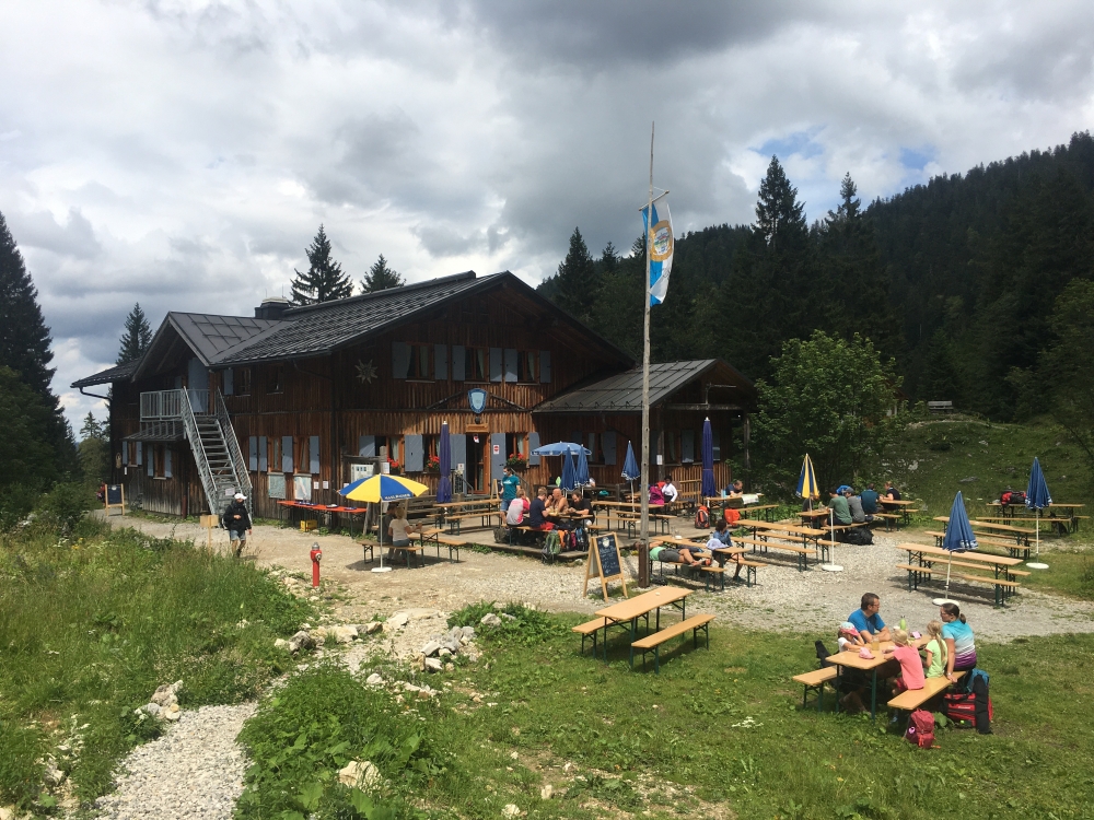 Wanderung Benediktenwand: Wanderung Benediktenwand: Tutzinger Hütte