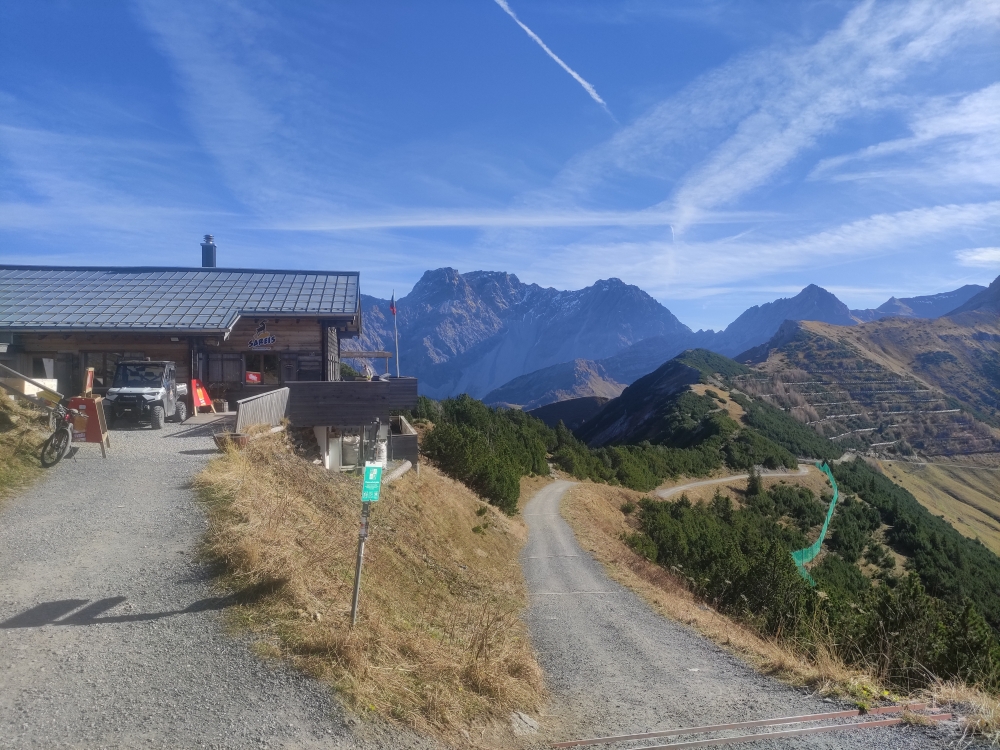 Wanderung Augstenberg: Wanderung Augstenberg: Bergrestaurant Sareis