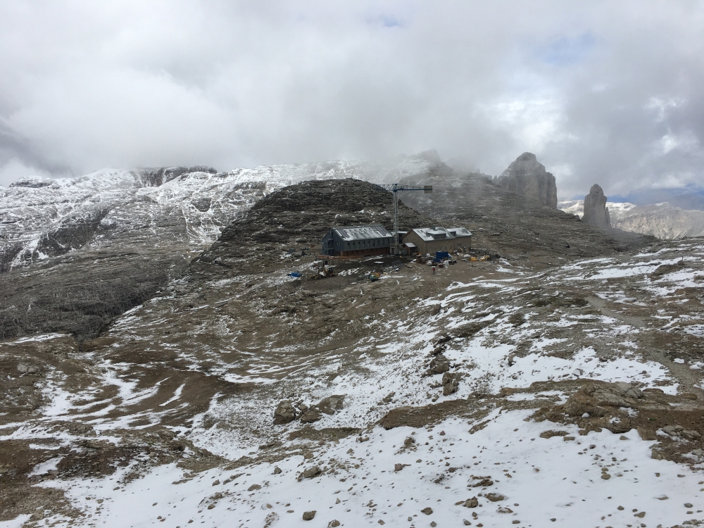 Wanderung Piz Boe: Wanderung Piz Boe: Im Sommer 2020 Umbau (geschlossen) (Boè-Hütte)