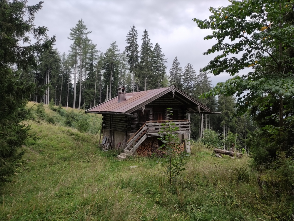 Wanderung Brunnensteinkopf: Wanderung Brunnensteinkopf: Der Brunnen ist leider trocken und die Hütte nicht bewirtschaftet (Brandner Hütte)