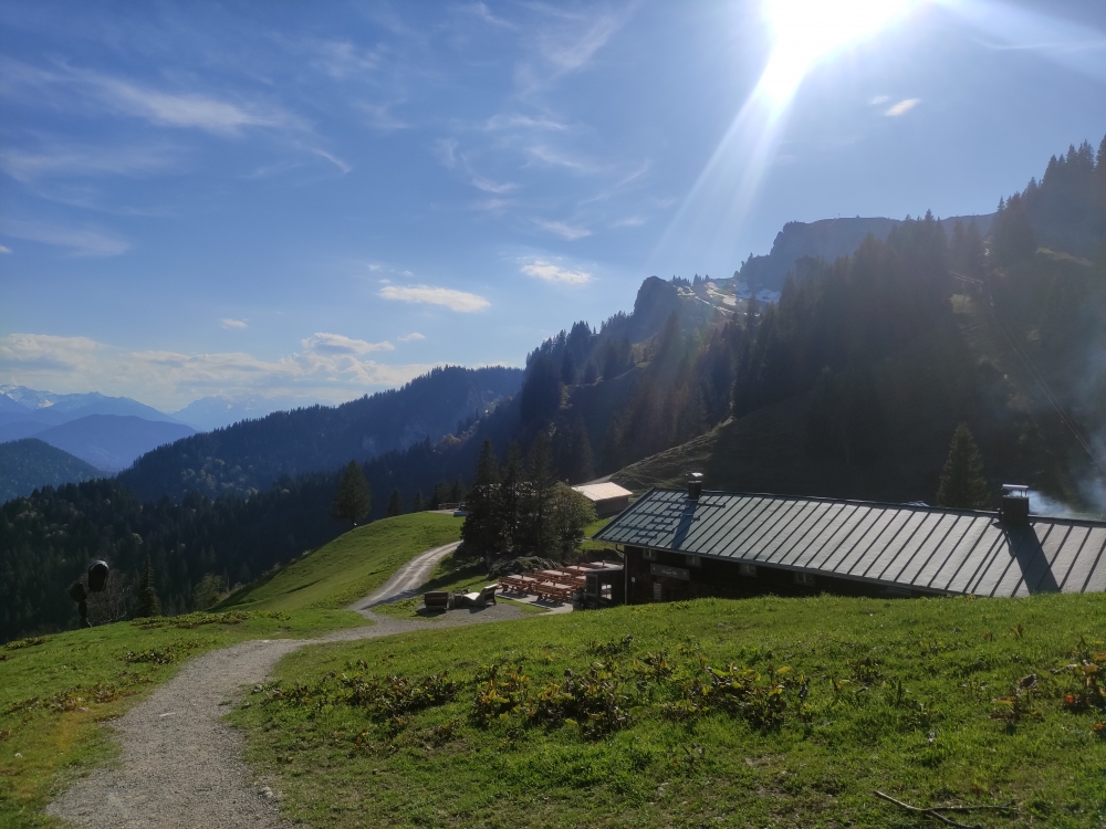 Bike & Hike Brauneck Mountainbike: Blick über die Quenger Alm