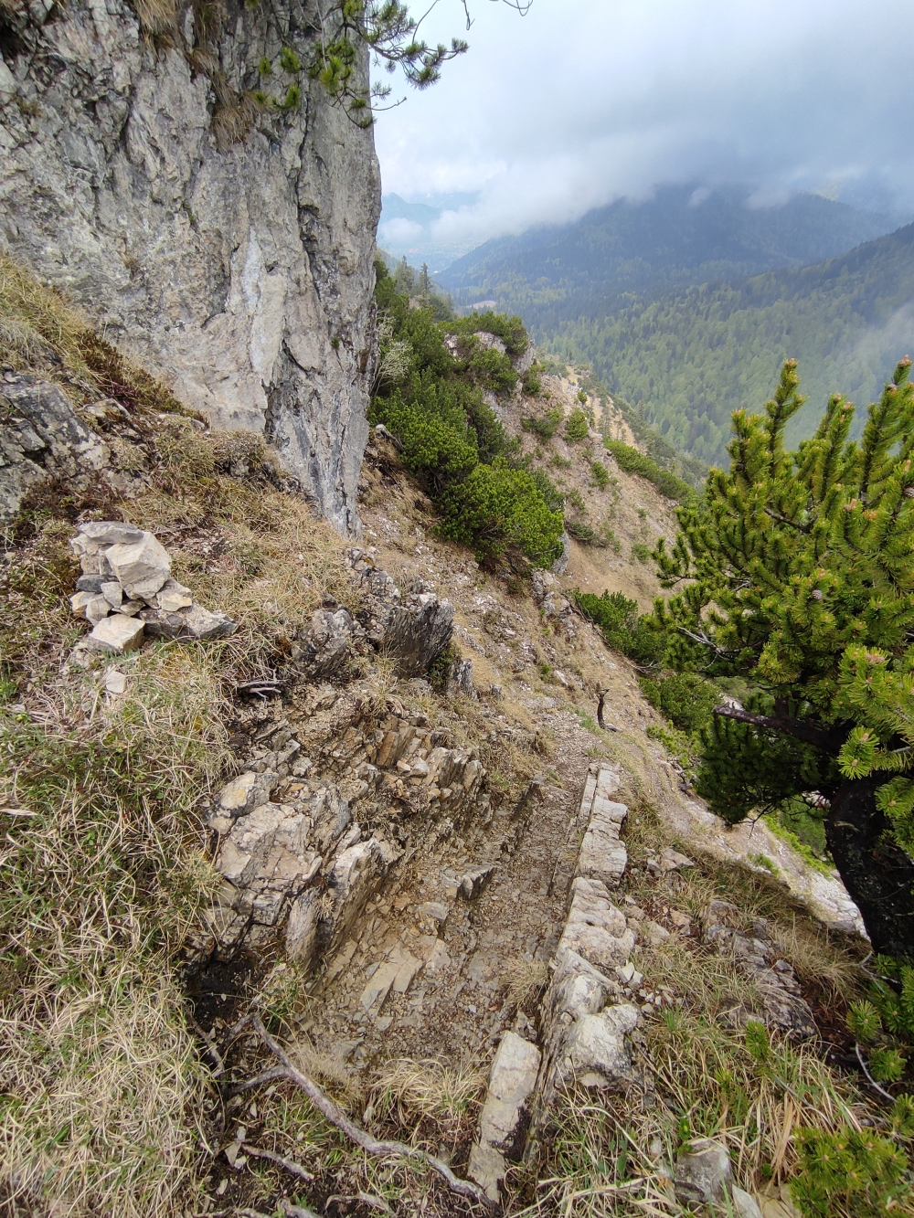 Wanderung Große Brecherspitz-Runde: Hier kommt man nur mit Handeinsatz durch
