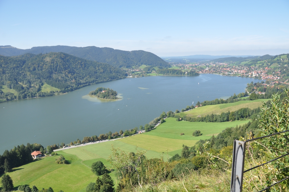 Wanderung Hirschgröhrkopf: Wanderung Hirschgröhrkopf: Blick von der Ruine Hochwaldeck auf den Schliersee (Ruine Hohenwaldeck)