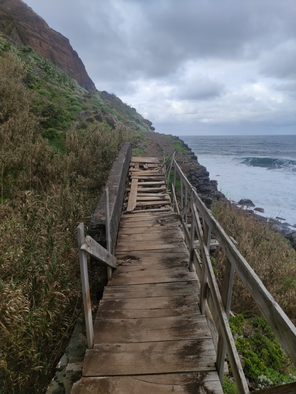 Wanderung Calhau de São Jorge: Die Brücke ist noch gut zu meistern