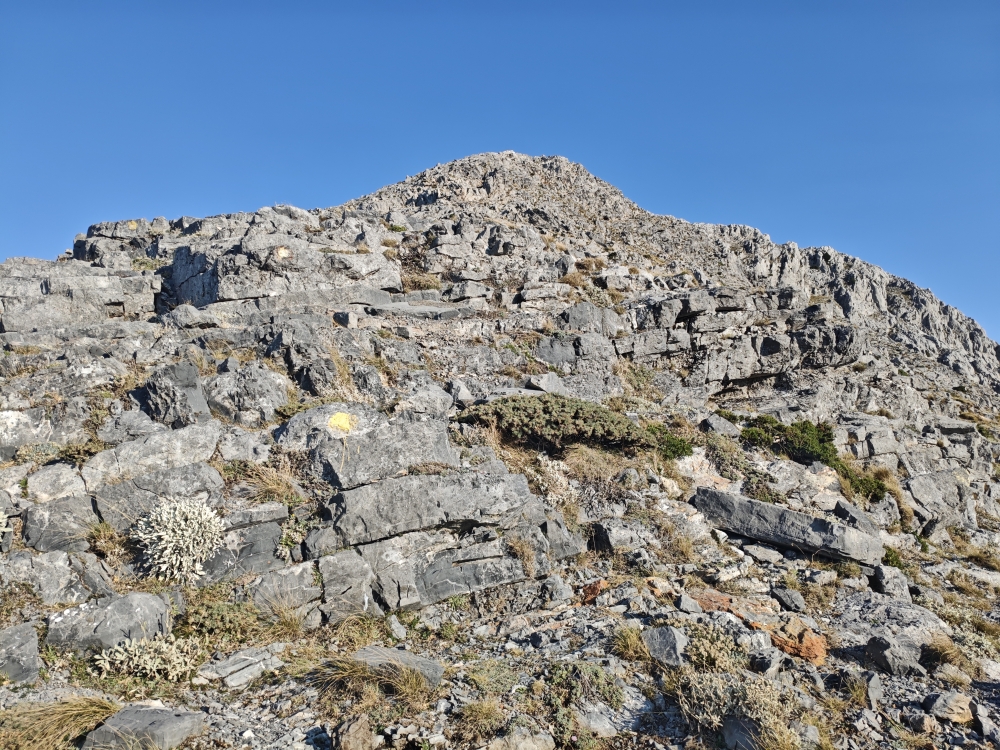Wanderung Dirfi: Aufstieg mit gelben Punkten 