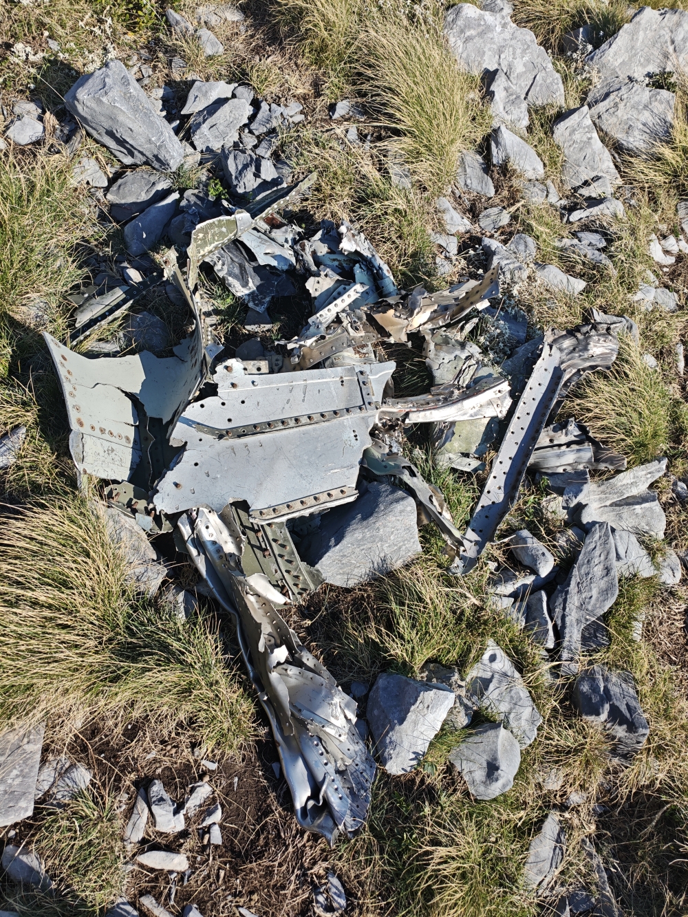 Wanderung Dirfi: Wanderung Dirfi: Wrackteile (Dirfi)