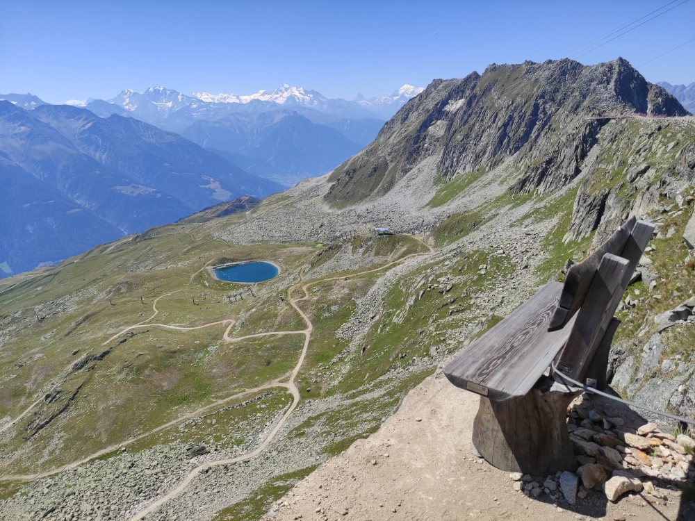 Wanderung Eggishorn: Blick vom Klettersteig auf den Abstiegsweg