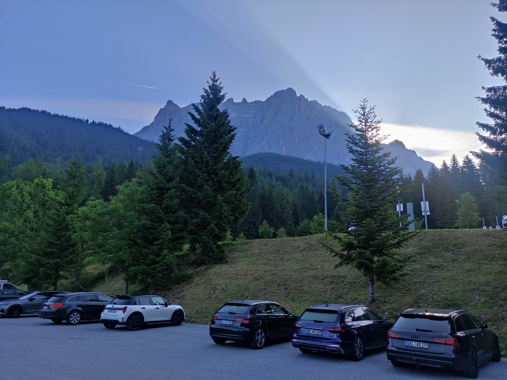Wanderung Zugspitze über Gatterl: Wanderung Zugspitze über Gatterl: Blick auf das Zugspitzmassiv