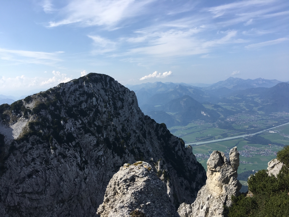 Wanderung Pyramidenspitze von Kufstein: Wanderung Pyramidenspitze von Kufstein: Blick vom Grat beim Grinnerkopf (Einserkogel)