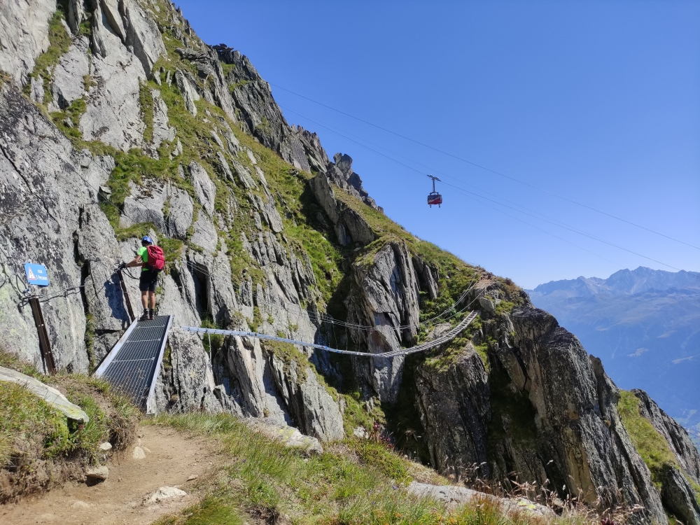 Eggishorn Klettersteig: Eggishorn Klettersteig: Leiterbrücke gleich nach dem Einstieg (Einstieg Eggishorn Klettersteig)