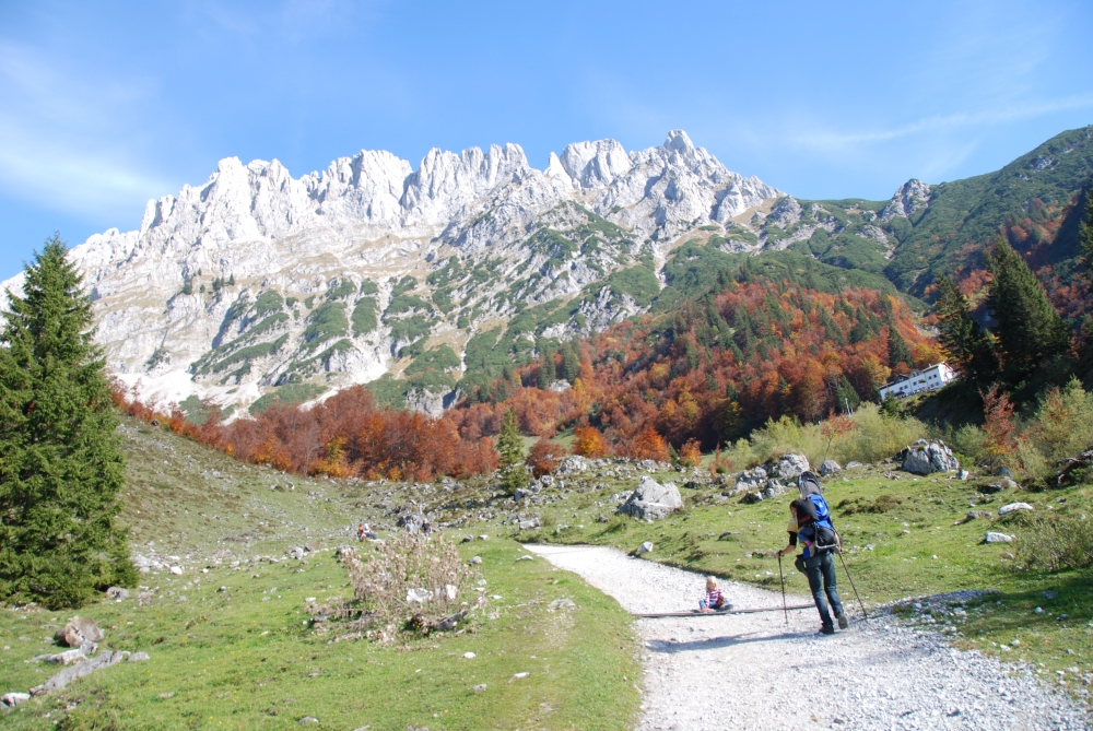 Wanderparkplatz Wochenbrunneralm -> Gruttenhütte: Zur Gaudeamushütte