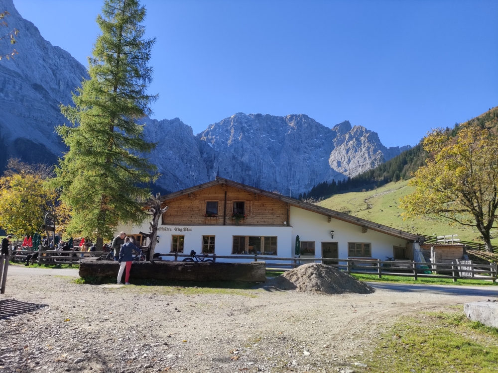 Wanderung Binsalm über Forststraße: Wanderung Binsalm über Forststraße: Eng-Alm
