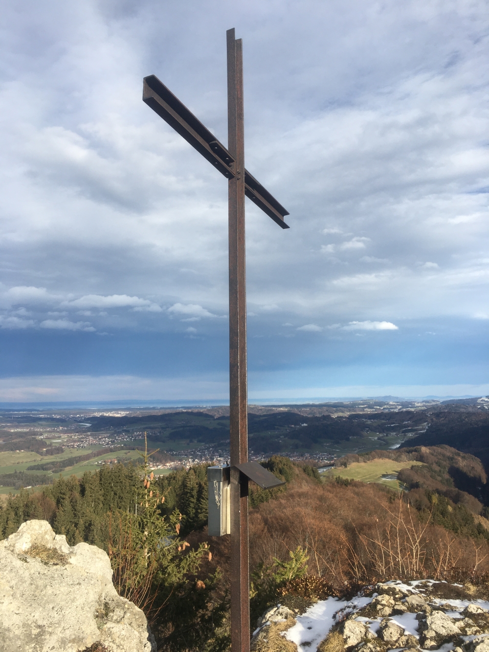 Wanderung Engelstein und Bairerkopf: Wanderung Engelstein und Bairerkopf: Gipfelkreuz Engelstein