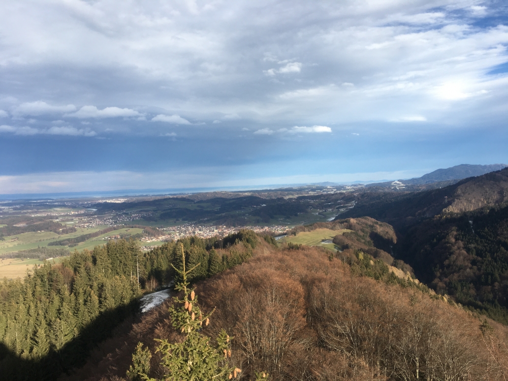 Wanderung Engelstein und Bairerkopf: Wanderung Engelstein und Bairerkopf: Blick auf Bergen (Engelstein)