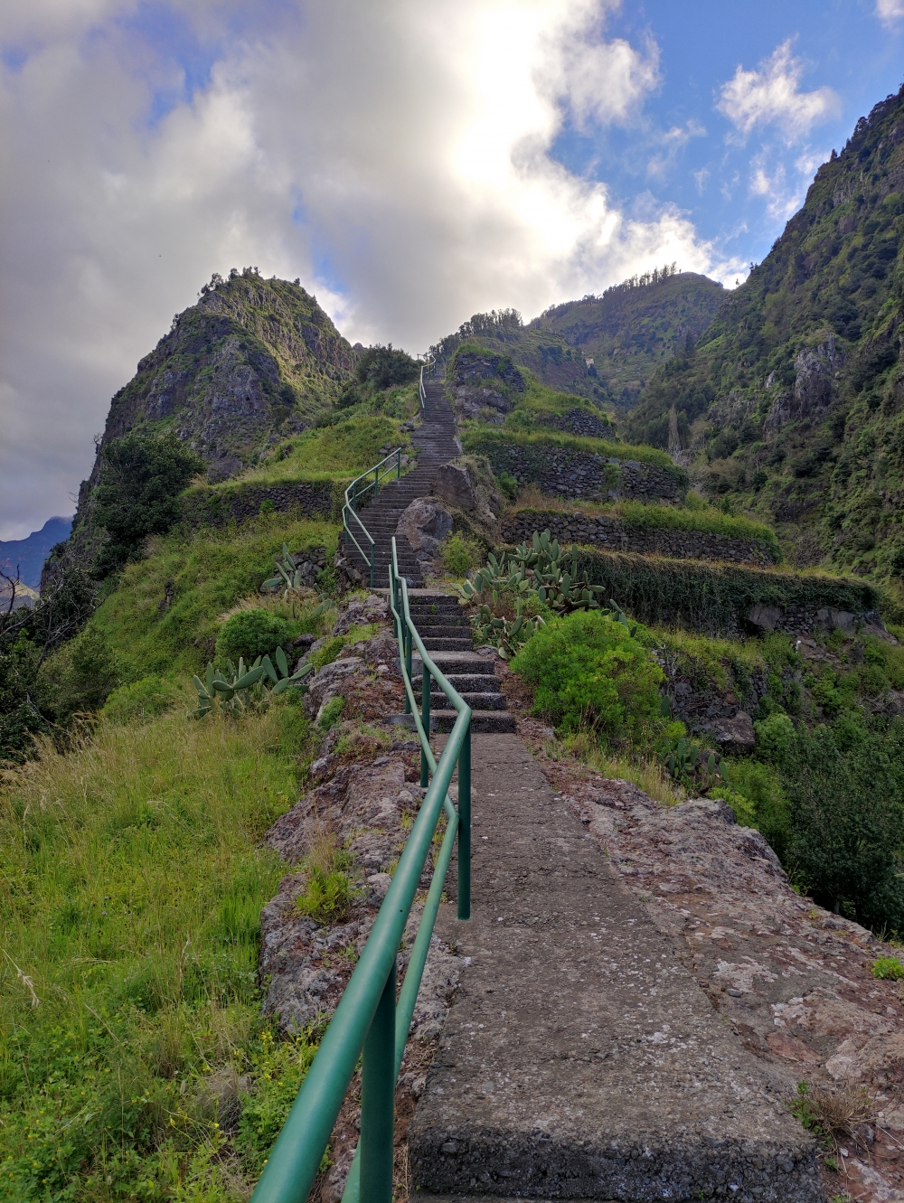 Wanderung Espigao: Stufenweg